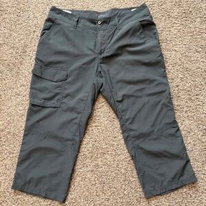 Columbia Capri Pants  10